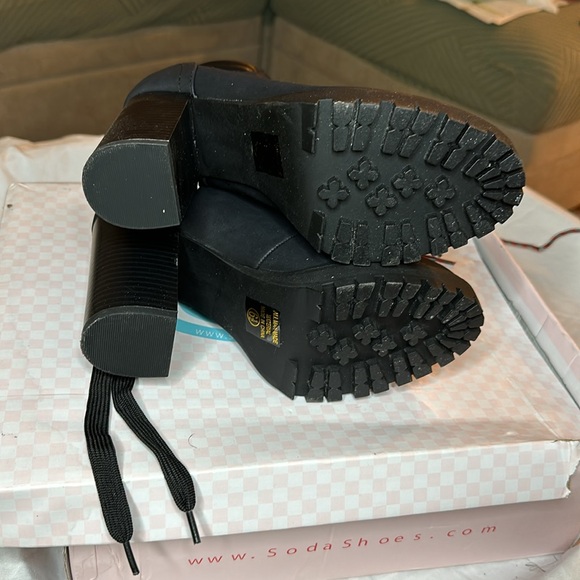 Women’s Black Combat Ankle Heeled Boots - Picture 5 of 7